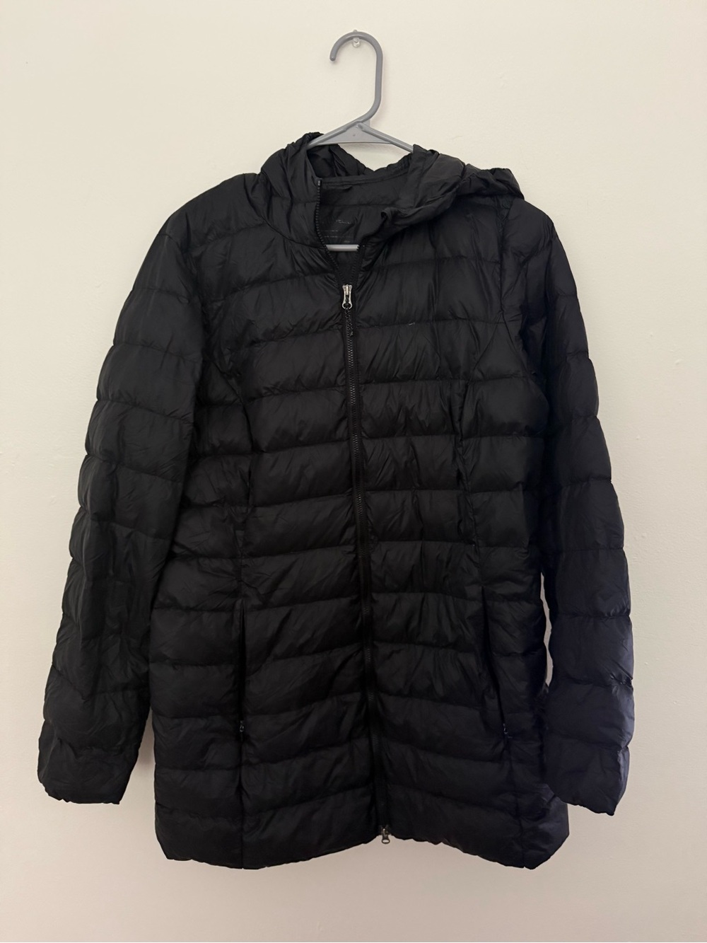 Eddie Bauer Women’s Black Down Puffer Jacket- Size Medium